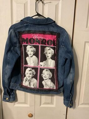 Marilyn Monroe Upcycled Back Graphic Tee & Denim Jacket - Size Women's Large
